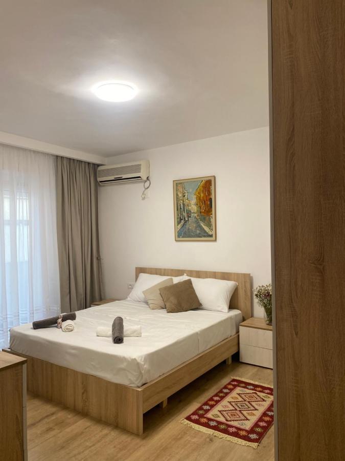 Central Welcoming Apartment In 티라나 외부 사진