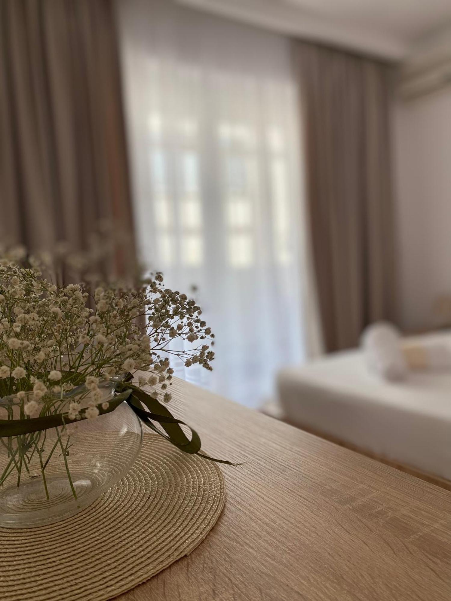 Central Welcoming Apartment In 티라나 외부 사진